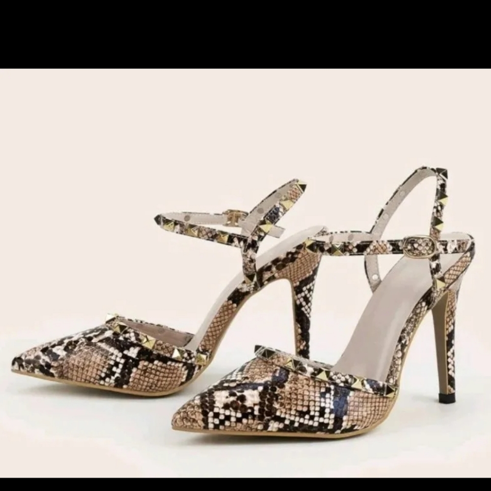 Studded Snakeskin Print Pumps